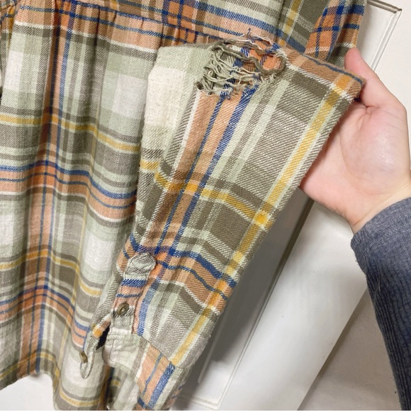 American Eagle Outfitters Boyfriend Distressed Flannel - Picture 4 of 6